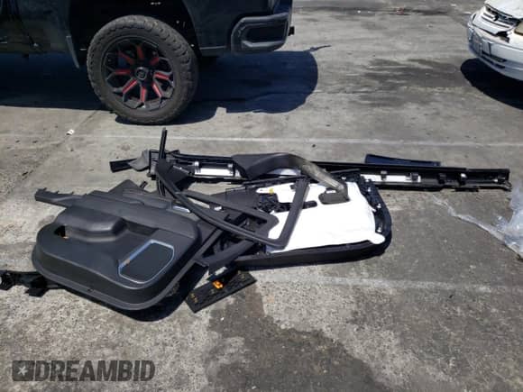 2022 Chevrolet Silverado 1500 RST z VIN 2GCPADED6N1508743, wystawiony jako Copart lot #57285125 z przebiegiem 41 643 mil mil oraz Szkoda całkowita • Salvage title. Historia ofert i sprzedaży dostępna na DreamBid. Obrazek 12.