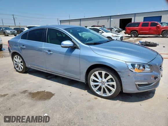 2018 Volvo S60 Inscription с VIN LYV402HK2JB170660, выставлен на аукционе Copart как лот 58924785 с пробегом 60 871 миль миль и Списание • Salvage title. История ставок и продаж доступна на DreamBid. Изображение 4.