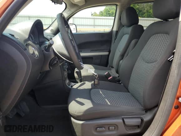 2008 Chevrolet HHR LS с VIN 3GNDA13D58S546579, выставлен на аукционе Copart как лот 69488805 с пробегом 92 484 миль миль и Списание • Salvage title. История ставок и продаж доступна на DreamBid. Изображение 7.