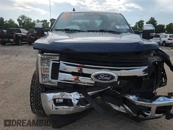 2019 Ford F-250 XL with VIN 1FT7W2B61KEG23031, listed as a Copart auction lot 70854365 with 98,875 mi miles and Salvage title. Bid and sale history available at DreamBid. Image 13.