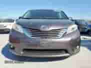 2017 Toyota Sienna XLE with VIN 5TDYZ3DC7HS893002, listed as a Copart auction lot 86320865 with 82,058 mi miles and Salvage title. Bid and sale history available at DreamBid. Image 5.