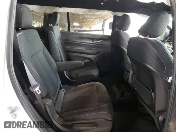 2024 Jeep Grand Cherokee Laredo with VIN 1C4RJJAG1R8566348, listed as a Copart auction lot 44640175 with 4,025 mi miles and Clean title. Bid and sale history available at DreamBid. Image 11.