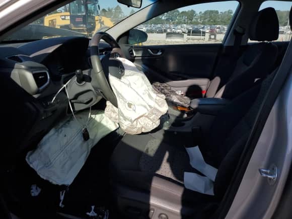 2018 Hyundai Ioniq SEL с VIN KMHC75LC0JU087285, выставлен на аукционе Copart как лот 71187925 с пробегом 93 733 миль миль и Списание • Salvage title. История ставок и продаж доступна на DreamBid. Изображение 7.