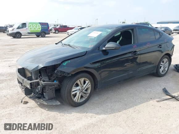 2020 Hyundai Elantra SEL z VIN KMHD84LF5LU028547, wystawiony jako IAAI lot #43034567 z przebiegiem 89 429 mil mil oraz . Historia ofert i sprzedaży dostępna na DreamBid. Obrazek 2.