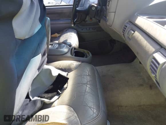 1996 Chevrolet Tahoe с VIN 3GNEK18R4TG131125, выставлен на аукционе IAAI как лот 43355768 с пробегом 299 125 миль миль и . История ставок и продаж доступна на DreamBid. Изображение 5.