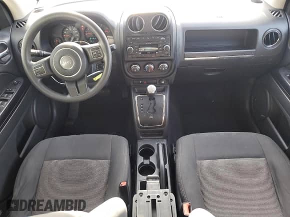 2011 Jeep Compass с VIN 1J4NT1FAXBD288120, выставлен на аукционе Copart как лот 60052145 с пробегом 106 977 миль миль и Списание • Salvage title. История ставок и продаж доступна на DreamBid. Изображение 8.