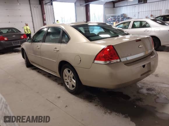 2010 Chevrolet Impala LT z VIN 2G1WB5EN5A1247793, wystawiony jako IAAI lot #43528360 z przebiegiem 77 934 mil mil oraz . Historia ofert i sprzedaży dostępna na DreamBid. Obrazek 3.