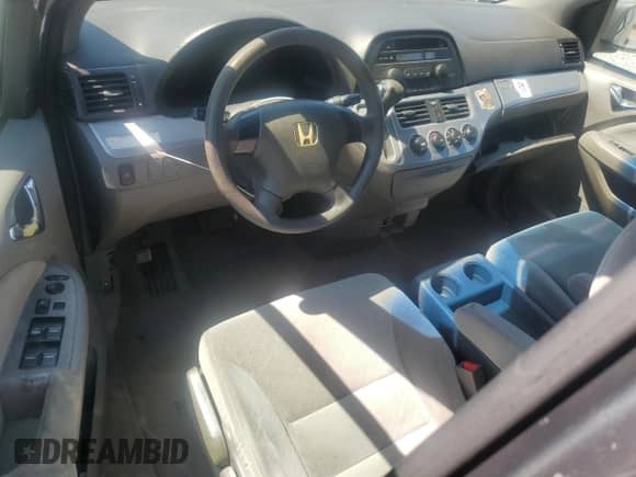 2010 Honda Odyssey LX с VIN 5FNRL3H28AB062710, выставлен на аукционе Copart как лот 71060715 с пробегом 240 460 миль миль и Списание • Salvage title. История ставок и продаж доступна на DreamBid. Изображение 8.