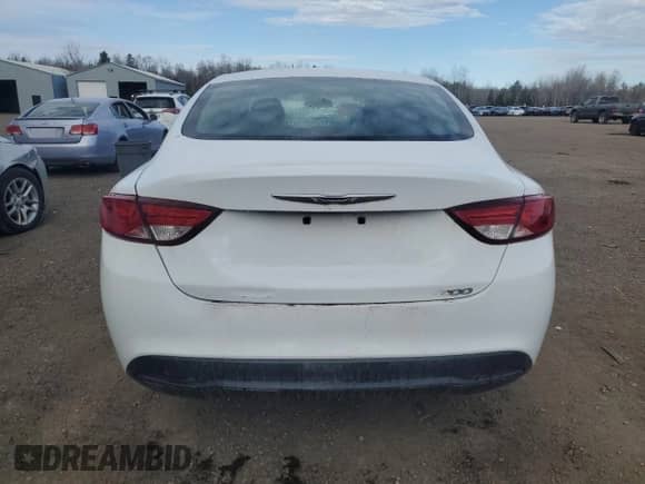 2015 Chrysler 200 LX с VIN 1C3CCCFB8FN629892, выставлен на аукционе Copart как лот 54743055 с пробегом 190 254 миль миль и Чистый • Clean title. История ставок и продаж доступна на DreamBid. Изображение 6.
