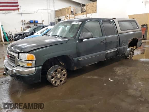 2006 GMC Sierra 1500 SLE1 z VIN 1GTEK19B06Z242009, wystawiony jako Copart lot #47706105 z przebiegiem 235 154 mil mil oraz Nie do naprawy • Non repairable. Historia ofert i sprzedaży dostępna na DreamBid. Obrazek 1.