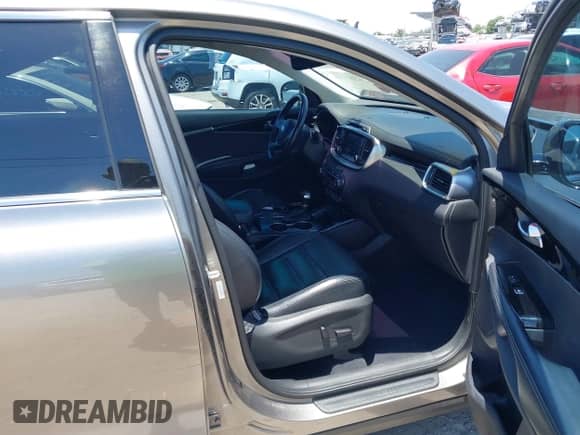 2019 Kia Sorento EX with VIN 5XYPH4A52KG472996, listed as a IAAI auction lot 42292670 with 120,767 mi miles and . Bid and sale history available at DreamBid. Image 5.