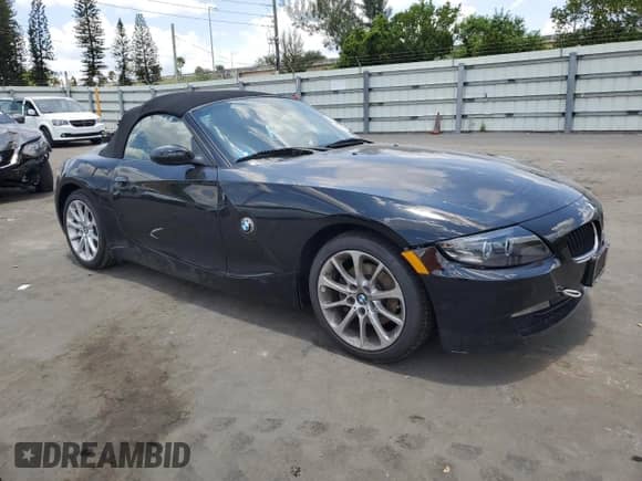 2007 BMW Z4 3.0i с VIN 4USBU33597LW70011, выставлен на аукционе Copart как лот 57852995 с пробегом 64 198 миль миль и Списание • Salvage title. История ставок и продаж доступна на DreamBid. Изображение 4.