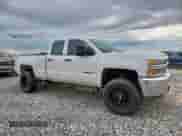 2015 Chevrolet Silverado 2500HD Work Truck z VIN 1GC2KUE88FZ516460, wystawiony jako Copart lot #62709705 z przebiegiem Nie podano mil oraz Szkoda całkowita • Salvage title. Historia ofert i sprzedaży dostępna na DreamBid. Obrazek 4.