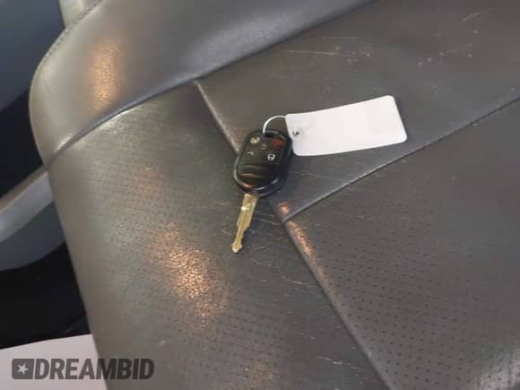 2011 Ford F-150 XLT z VIN 1FTFW1ET8BFB17262, wystawiony jako IAAI lot #42581416 z przebiegiem 292 036 mil mil oraz . Historia ofert i sprzedaży dostępna na DreamBid. Obrazek 11.