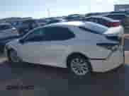 2021 Toyota Camry LE z VIN 4T1C11AKXMU406376, wystawiony jako IAAI lot #43445870 z przebiegiem 28 448 mil mil oraz . Historia ofert i sprzedaży dostępna na DreamBid. Obrazek 14.