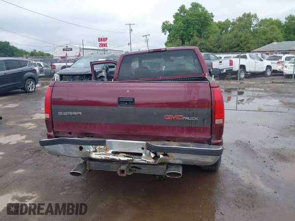 1997 GMC Sierra 1500 с VIN 2GTEC19R1V1533913, выставлен на аукционе IAAI как лот 42355146 с пробегом Не указан миль и . История ставок и продаж доступна на DreamBid. Изображение 16.