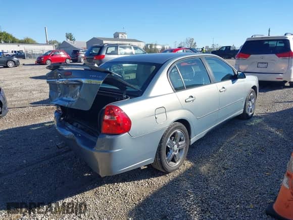 2007 Chevrolet Malibu LTZ с VIN 1G1ZU57N97F125184, выставлен на аукционе IAAI как лот 43456708 с пробегом 89 918 миль миль и . История ставок и продаж доступна на DreamBid. Изображение 4.