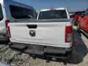 2020 Ram 1500 Tradesman z VIN 1C6RRECT4LN119541, wystawiony jako Copart lot #80070645 z przebiegiem 105 737 mil mil oraz Czysty tytuł • Clean title. Historia ofert i sprzedaży dostępna na DreamBid. Obrazek 6.