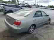 2005 Toyota Camry STD z VIN 4T1BE32K05U596300, wystawiony jako Copart lot #85861255 z przebiegiem 206 602 mil mil oraz Szkoda całkowita • Salvage title. Historia ofert i sprzedaży dostępna na DreamBid. Obrazek 3.