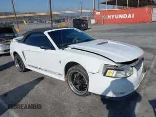 2000 Ford Mustang with VIN 1FAFP4441YF251618, listed as a IAAI auction lot 42439813 with 197,178 mi miles and . Bid and sale history available at DreamBid. Image 1.