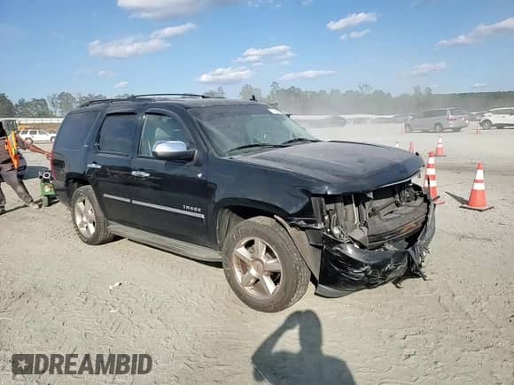 2010 Chevrolet Tahoe LT с VIN 1GNMCBE31AR210439, выставлен на аукционе Copart как лот 71150295 с пробегом 225 218 миль миль и Списание • Salvage title. История ставок и продаж доступна на DreamBid. Изображение 15.