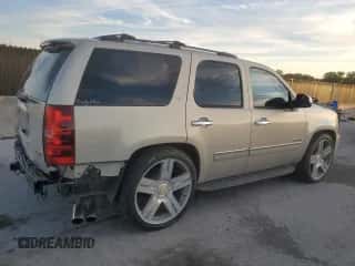 2011 Chevrolet Tahoe LTZ с VIN 1GNSCCE02BR388607, выставлен на аукционе Copart как лот 89609235 с пробегом 173 271 миль миль и Списание • Salvage title. История ставок и продаж доступна на DreamBid. Изображение 3.