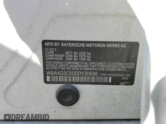 2013 BMW 5 Series 528i z VIN WBAXG5C50DDY30696, wystawiony jako Copart lot #82559715 z przebiegiem 87 857 mil mil oraz Czysty tytuł • Clean title. Historia ofert i sprzedaży dostępna na DreamBid. Obrazek 12.