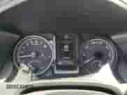 2022 Toyota Tacoma SR z VIN 3TYSZ5AN4NT074178, wystawiony jako Copart lot #67775625 z przebiegiem 20 776 mil mil oraz Szkoda całkowita • Salvage title. Historia ofert i sprzedaży dostępna na DreamBid. Obrazek 9.