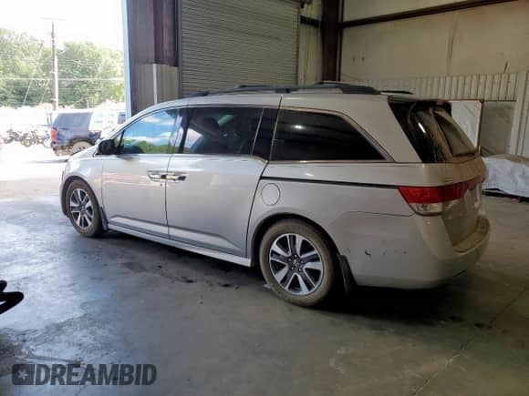 2015 Honda Odyssey Touring Elite с VIN 5FNRL5H98FB035250, выставлен на аукционе Copart как лот 85934915 с пробегом 182 965 миль миль и Списание • Salvage title. История ставок и продаж доступна на DreamBid. Изображение 2.