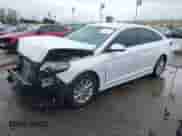 2019 Hyundai Sonata SE с VIN 5NPE24AFXKH740655, выставлен на аукционе IAAI как лот 43442786 с пробегом 28 278 миль миль и . История ставок и продаж доступна на DreamBid. Изображение 2.