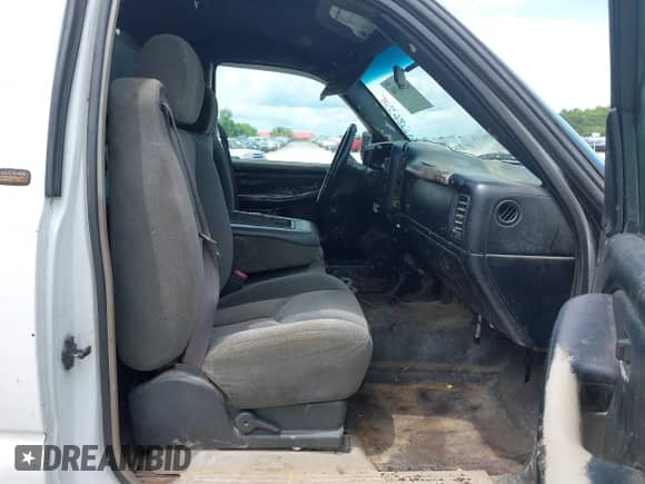 2001 Chevrolet Silverado 2500 with VIN 1GCGC24U51Z204045, listed as a IAAI auction lot 42286358 with 259,974 mi miles and . Bid and sale history available at DreamBid. Image 5.