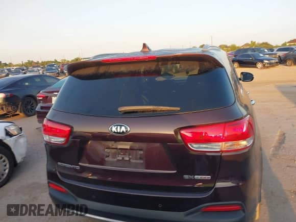 2016 Kia Sorento EX with VIN 5XYPH4A14GG049955, listed as a IAAI auction lot 42899987 with 129,600 mi miles and . Bid and sale history available at DreamBid. Image 17.