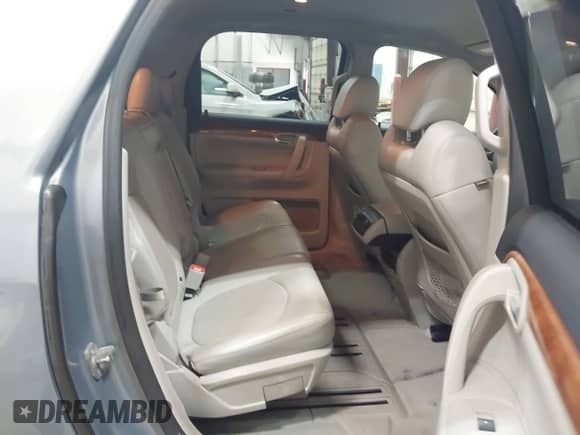 2007 Saturn Outlook XR with VIN 5GZEV23747J139188, listed as a IAAI auction lot 42624300 with 199,164 mi miles and . Bid and sale history available at DreamBid. Image 8.