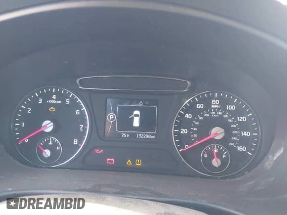 2016 Kia Sorento LX z VIN 5XYPG4A33GG165264, wystawiony jako IAAI lot #43001071 z przebiegiem 132 298 mil mil oraz . Historia ofert i sprzedaży dostępna na DreamBid. Obrazek 7.