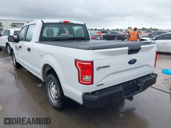 2017 Ford F-150 XL z VIN 1FTEW1CP9HFC77256, wystawiony jako IAAI lot #42572775 z przebiegiem 209 977 mil mil oraz . Historia ofert i sprzedaży dostępna na DreamBid. Obrazek 3.