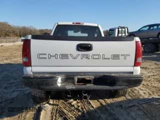2001 Chevrolet Silverado 2500 z VIN 1GBHC24U11Z261013, wystawiony jako Copart lot #42797055 z przebiegiem 206 173 mil mil oraz Szkoda całkowita • Salvage title. Historia ofert i sprzedaży dostępna na DreamBid. Obrazek 6.