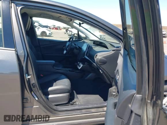 2018 Toyota Prius Plus z VIN JTDKARFP3J3073801, wystawiony jako IAAI lot #42903373 z przebiegiem 90 429 mil mil oraz . Historia ofert i sprzedaży dostępna na DreamBid. Obrazek 5.