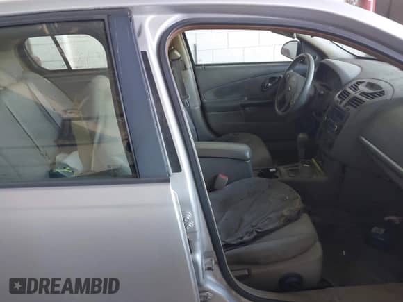 2004 Chevrolet Malibu z VIN 1G1ZS52F94F239378, wystawiony jako IAAI lot #42204026 z przebiegiem 202 475 mil mil oraz . Historia ofert i sprzedaży dostępna na DreamBid. Obrazek 5.