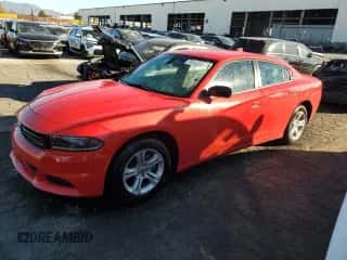 2023 Dodge Charger SXT z VIN 2C3CDXBGXPH690967, wystawiony jako Copart lot #85209405 z przebiegiem 46 575 mil mil oraz Czysty tytuł • Clean title. Historia ofert i sprzedaży dostępna na DreamBid. Obrazek 1.