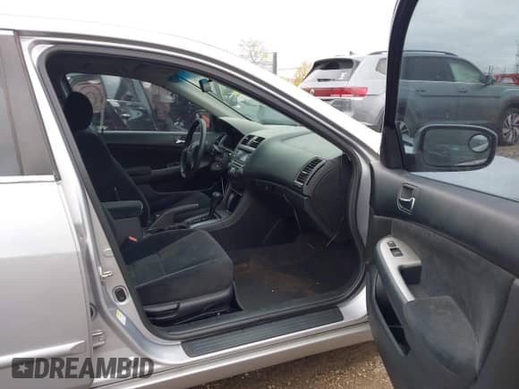 2004 Honda Accord EX with VIN 1HGCM56604A046746, listed as a IAAI auction lot 43519421 with 123,780 mi miles and . Bid and sale history available at DreamBid. Image 5.