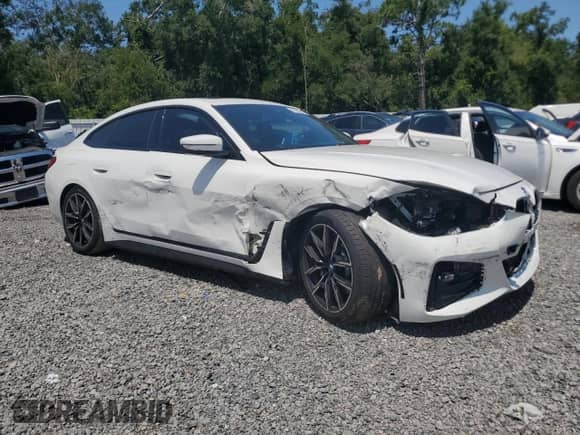 2023 BMW i4 eDrive40 z VIN WBY73AW04PFN68356, wystawiony jako Copart lot #70497945 z przebiegiem 28 545 mil mil oraz Nie do naprawy • Non repairable. Historia ofert i sprzedaży dostępna na DreamBid. Obrazek 4.