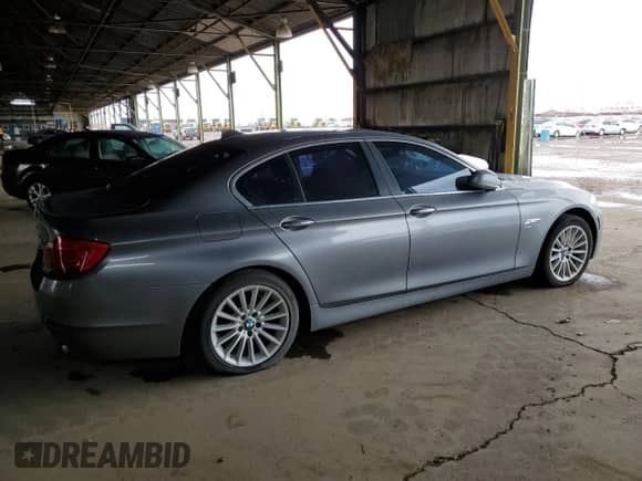 2011 BMW 5 Series 535i xDrive with VIN WBAFU7C59BC781503, listed as a Copart auction lot 85560165 with 135,604 mi miles and Clean title. Bid and sale history available at DreamBid. Image 3.
