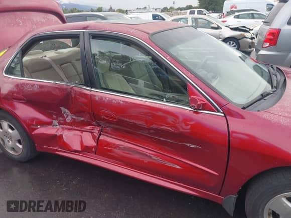 2001 Honda Accord EX с VIN 1HGCG16501A047043, выставлен на аукционе IAAI как лот 43333762 с пробегом 194 614 миль миль и . История ставок и продаж доступна на DreamBid. Изображение 6.