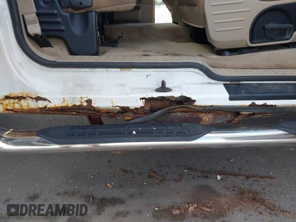 2004 Ford F-150 XL с VIN 1FTPX12514NC21964, выставлен на аукционе IAAI как лот 43385804 с пробегом 181 938 миль миль и . История ставок и продаж доступна на DreamBid. Изображение 6.