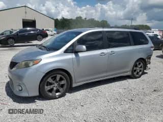 2011 Toyota Sienna SE with VIN 5TDXK3DC8BS110311, listed as a Copart auction lot 66532675 with 224,857 mi miles and Salvage title. Bid and sale history available at DreamBid. Image 1.