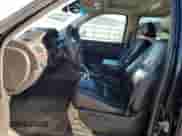 2007 Cadillac Escalade ESV z VIN 1GYFK66897R321586, wystawiony jako Copart lot #82005895 z przebiegiem 255 016 mil mil oraz Czysty tytuł • Clean title. Historia ofert i sprzedaży dostępna na DreamBid. Obrazek 7.