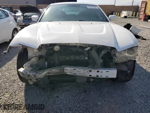 2011 Dodge Charger Road/Track z VIN 2B3CL5CT1BH558639, wystawiony jako Copart lot #81810095 z przebiegiem 81 793 mil mil oraz Szkoda całkowita • Salvage title. Historia ofert i sprzedaży dostępna na DreamBid. Obrazek 5.