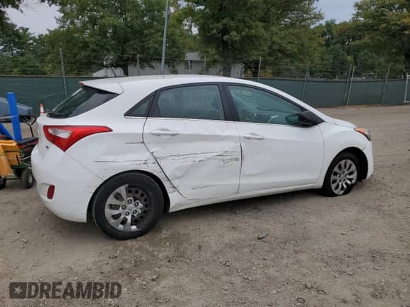 2016 Hyundai Elantra with VIN KMHD35LH1GU325679, listed as a Copart auction lot 82099365 with 89,249 mi miles and Salvage title. Bid and sale history available at DreamBid. Image 3.