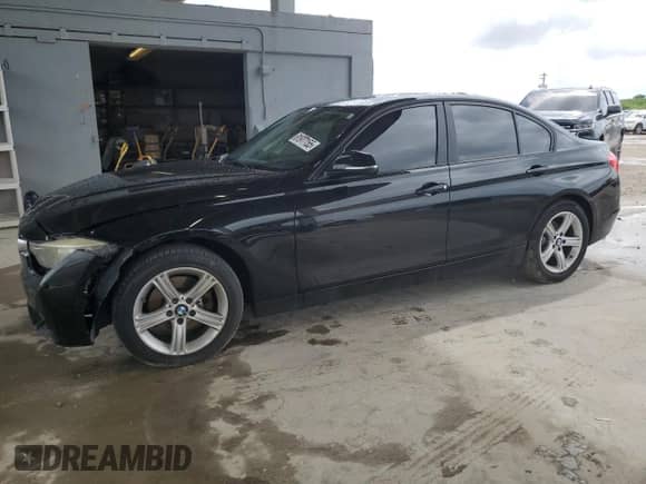 2014 BMW 3 Series 328i xDrive с VIN WBA3B5G50ENS08599, выставлен на аукционе Copart как лот 81977155 с пробегом 130 044 миль миль и Чистый • Clean title. История ставок и продаж доступна на DreamBid. Изображение 1.