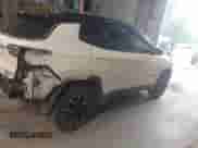 2018 Jeep Compass Trailhawk z VIN 3C4NJDDB9JT501558, wystawiony jako IAAI lot #42839010 z przebiegiem 88 554 mil mil oraz . Historia ofert i sprzedaży dostępna na DreamBid. Obrazek 14.